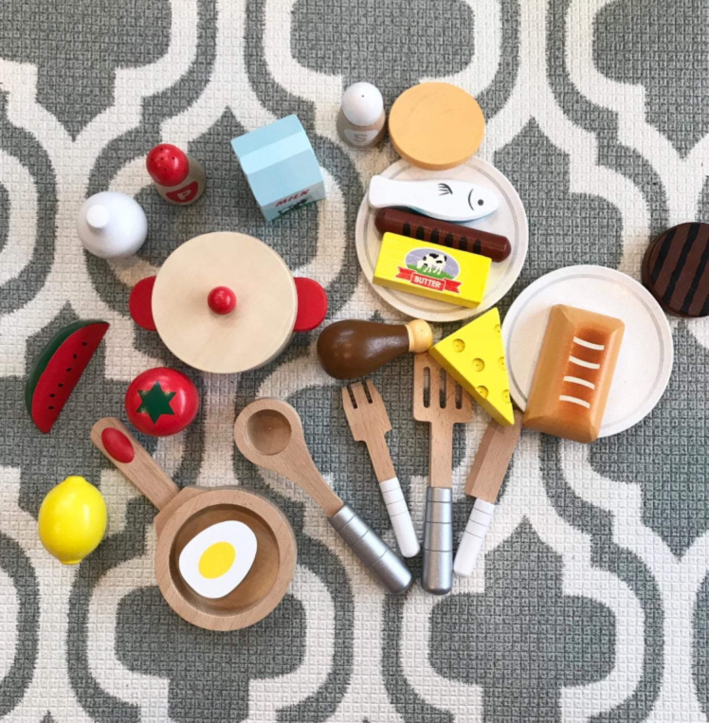 Hape Cook & Serve Set, 13 Piece Wooden Pretend Play Cooking Set with Accessories customer photo 2