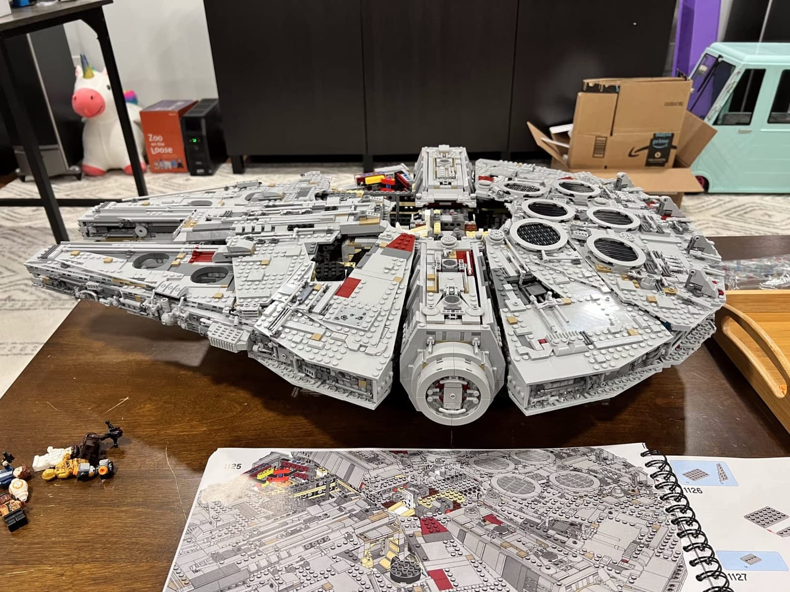 Star Wars Millennium Falcon - Building Set for Adults, Ages 16+ - Gift for Birthday - Movie Collectible Model Kit - Display in Home or Office - 75192 customer photo 1