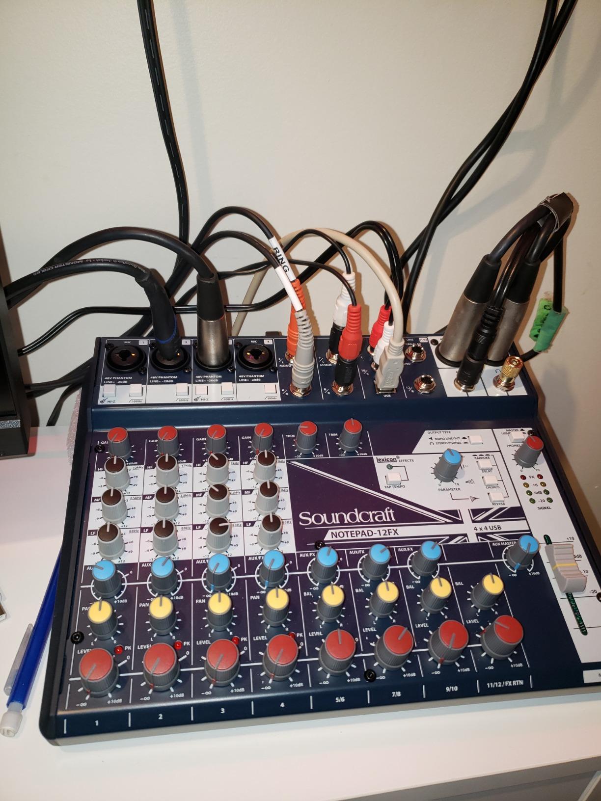 Soundcraft Notepad-12FX Small-format Analog Mixing Console with USB I/O and Lexicon Effects | 12-channel analog mixer with USB interface and Lexicon effects for musicians, podcasters and audio engineers customer photo 2