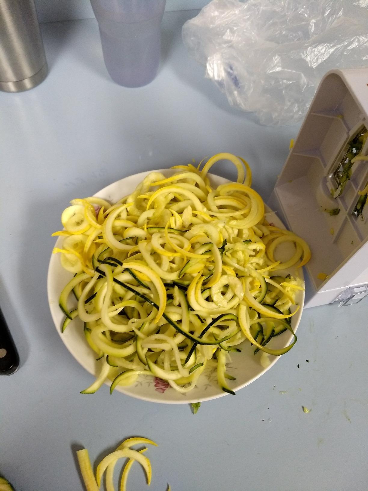 Brieftons QuickFold 5-Blade Spiralizer: Compact Foldable Manual Vegetable Spiralizer & Zucchini Noodle Maker, 5 Japanese Stainless Steel Blades, Spaghetti Maker for Potatoes, Keto Paleo Gluten-Free customer photo 1