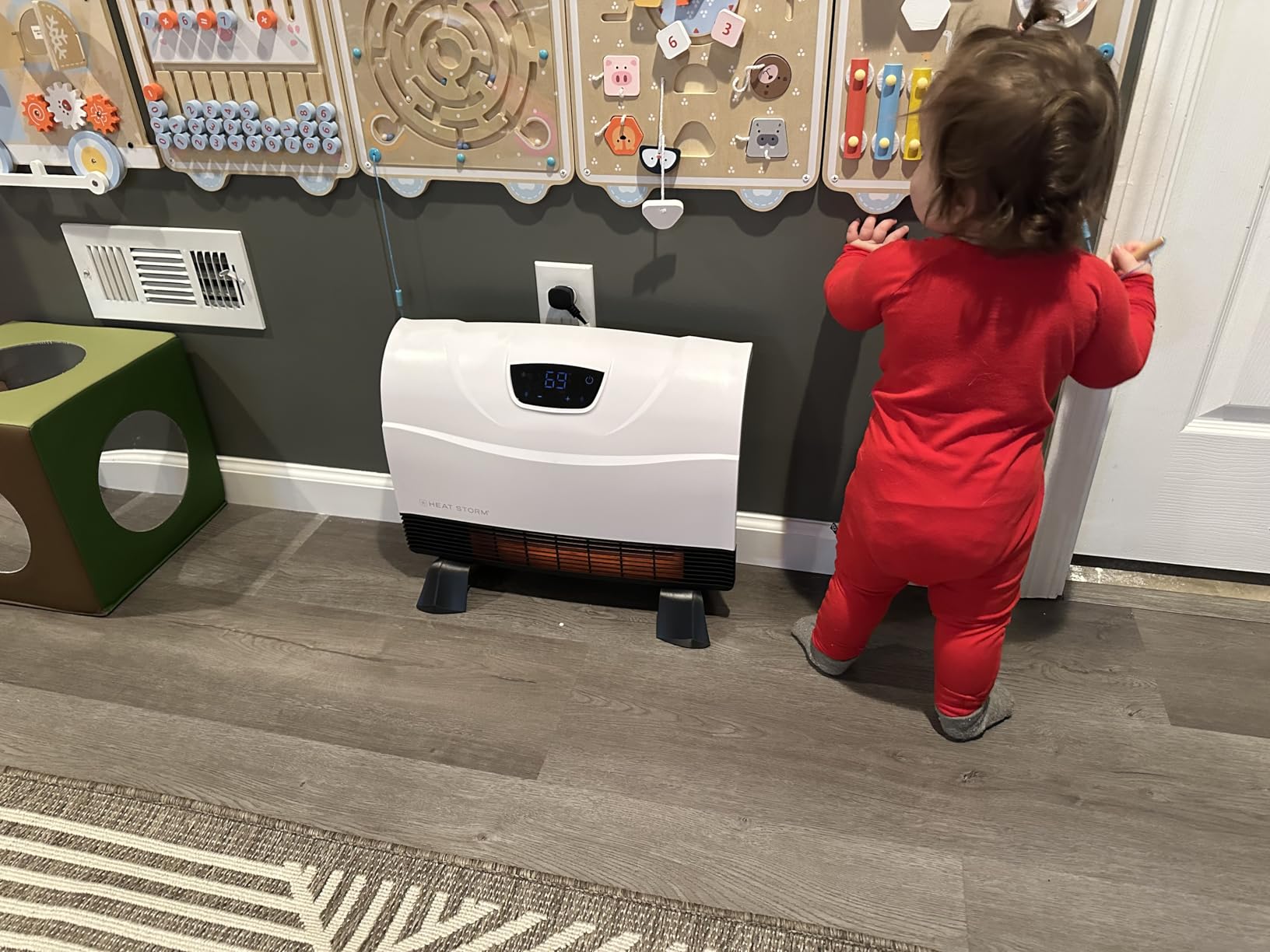 Heat Storm Phoenix Infrared Space Heater with Attachable Feet, Remote Control, Energy Efficient, 750-1500 Watts, HS-1500-PHX customer photo 1