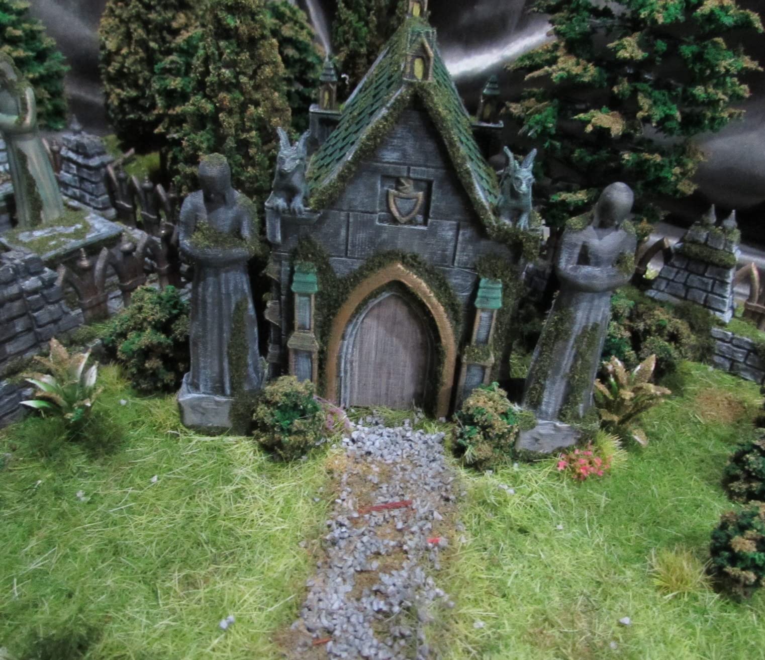 EnderToys Mausoleum Graveyard Scene - DND Terrain Scenery for Tabletop 28mm Miniatures Wargame customer photo 1
