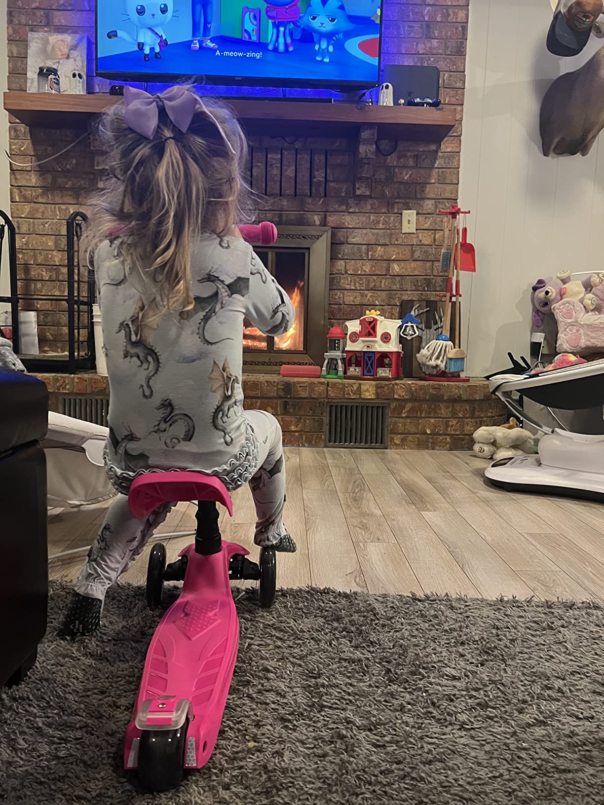LaScoota 2-in-1 Kids Kick Scooter, Adjustable Height Handlebars and Removable Seat, 3 LED Lighted Wheels and Anti-Slip Deck, for Boys & Girls Aged 3-12 and up to 100 Lbs customer photo 1