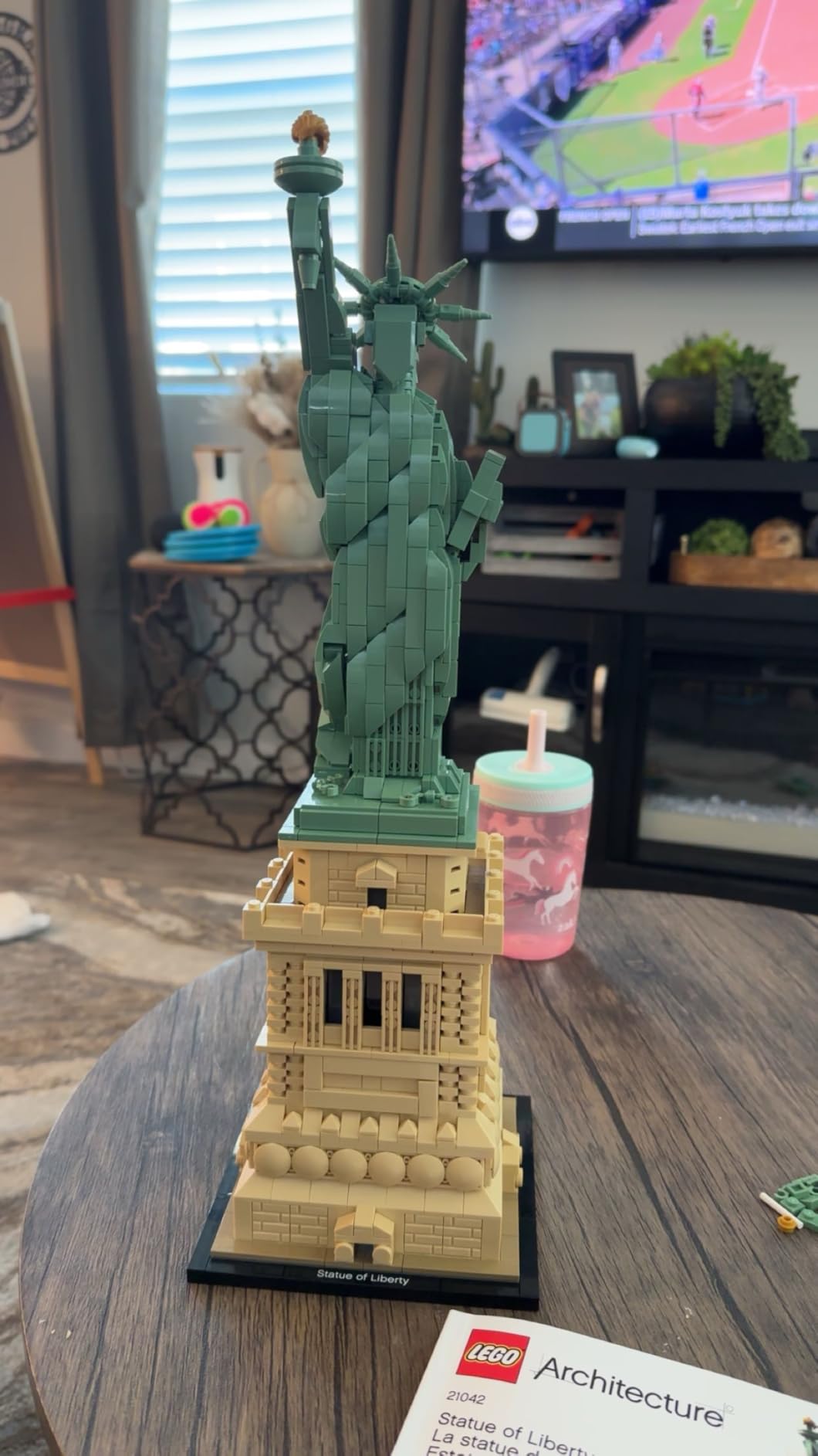 LEGO Architecture Statue of Liberty Model Building Set - Collectible New York City Souvenir, Creative Home Decor or Office Centerpiece, Great Gift Idea for Adults and Teens, 21042 customer photo 2