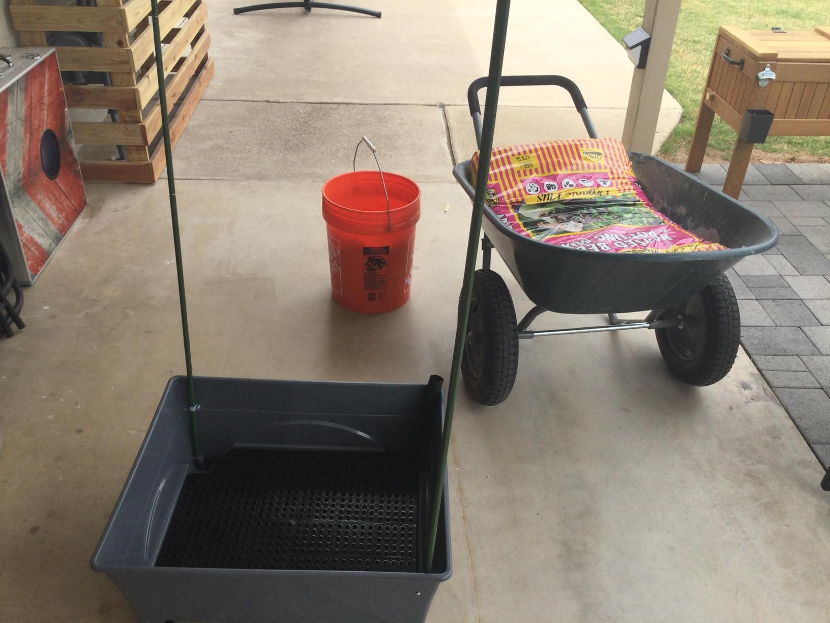 Emsco Group City Picker Raised Bed Grow Box - Self Watering and Improved Aeration - Mobile Unit with Casters - Slate customer photo 2