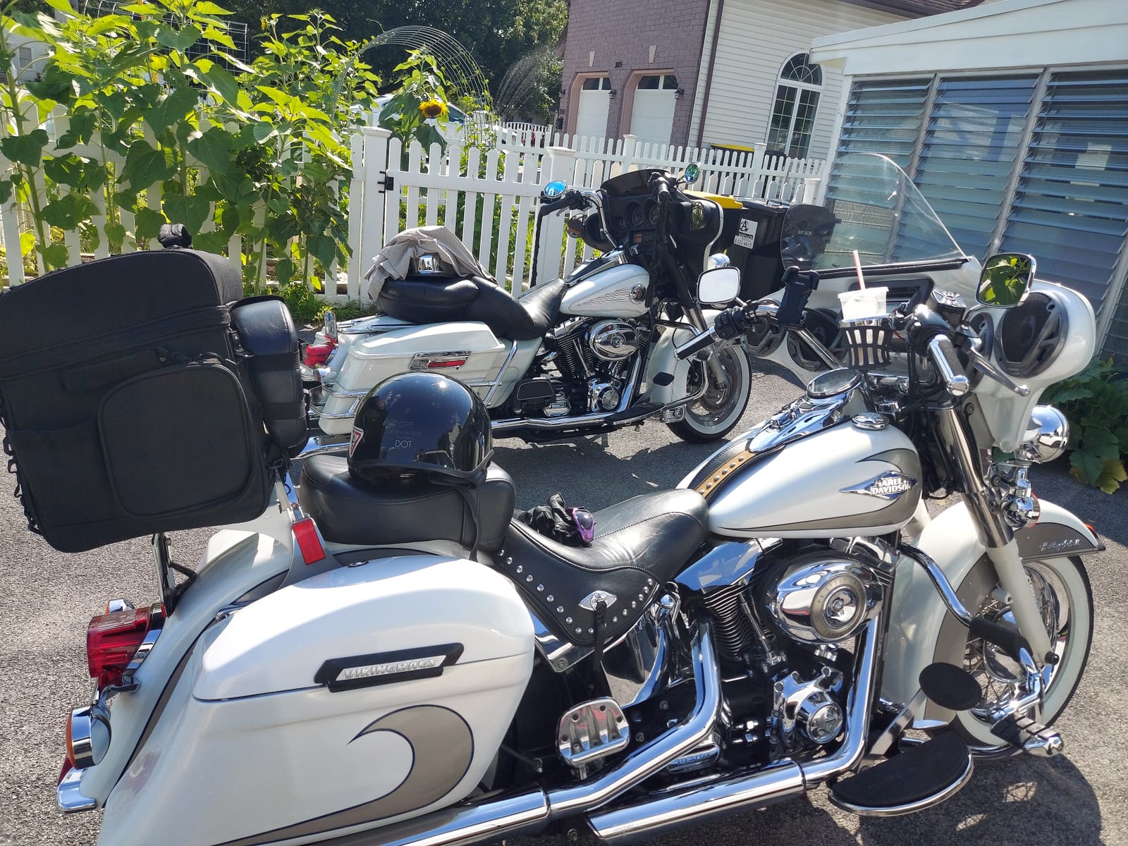Kuryakyn 5285 Momentum Vagabond Motorcycle Travel Luggage: Weather Resistant Seat/Trunk/Rack Bag with Sissy Bar Straps, Black customer photo 1