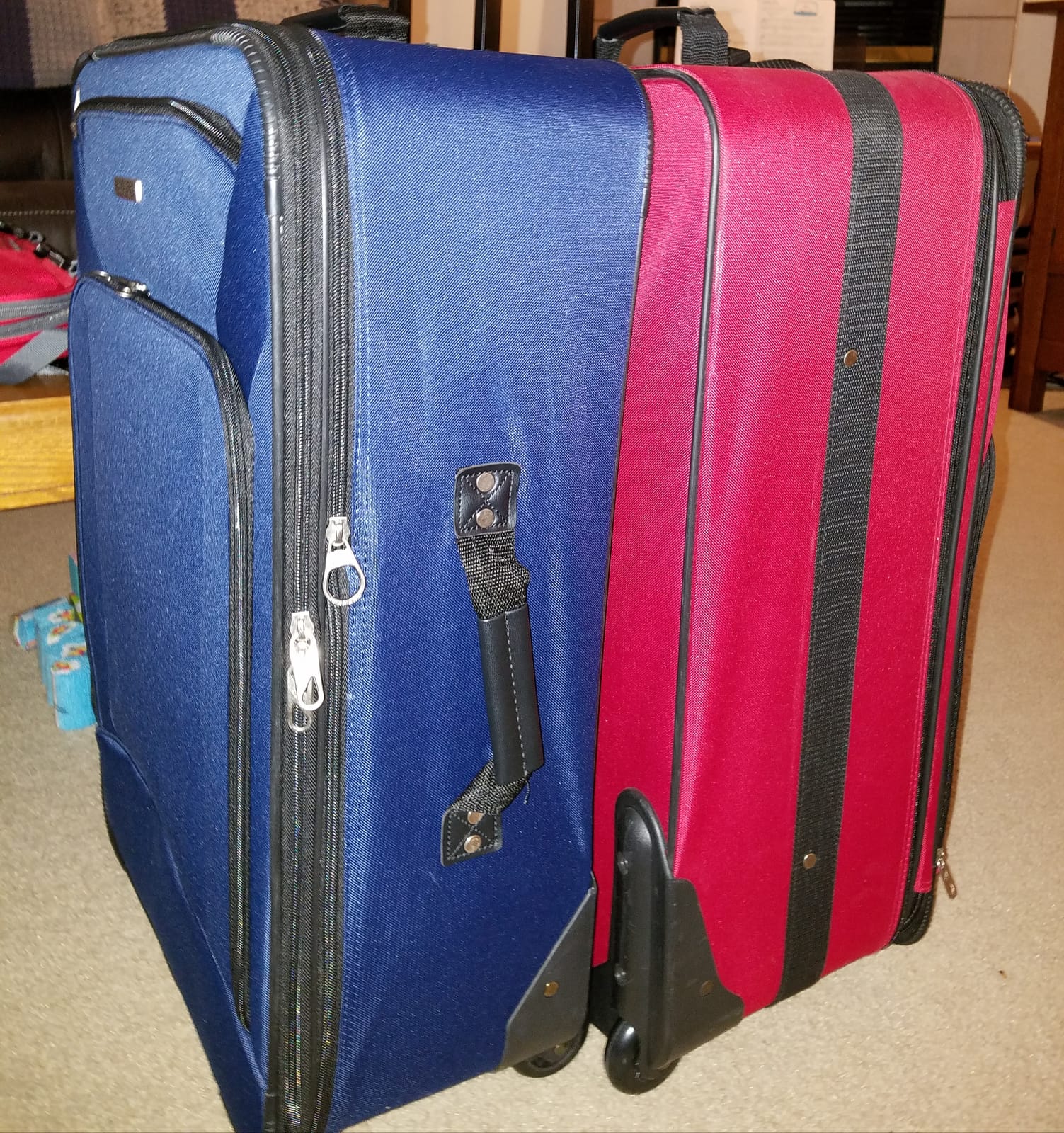 American Tourister Fieldbrook XLT Softside Upright Luggage, Navy, 3-Piece Set (BB/21/25) customer photo 1