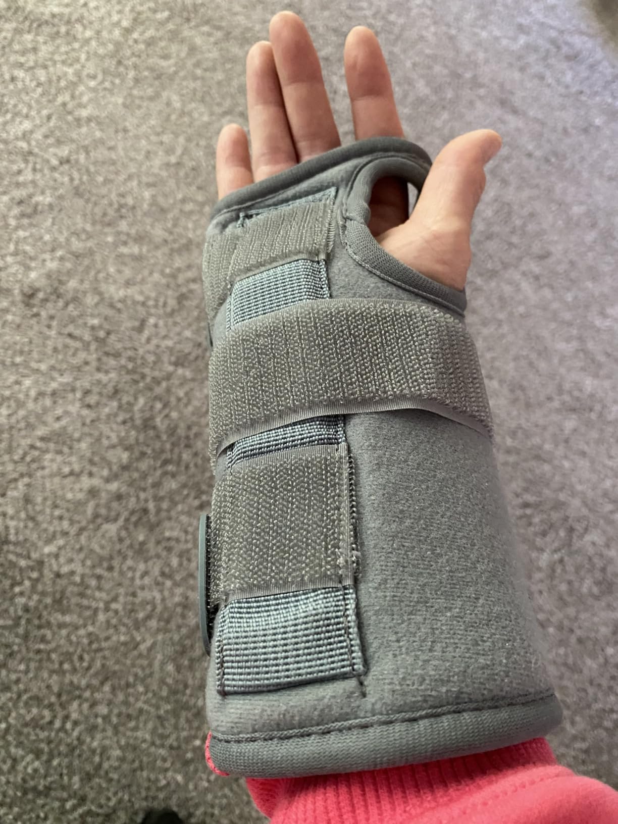 FEATOL Carpal Tunnel Wrist Brace Night Support, Adjustable Right Hand Brace | S/M, Wrist Splint with Metal Bar for Women & Men; Relieves Tendonitis, Arthritis & Sprain; Day & Night Wear for Sleep or Work customer photo 1