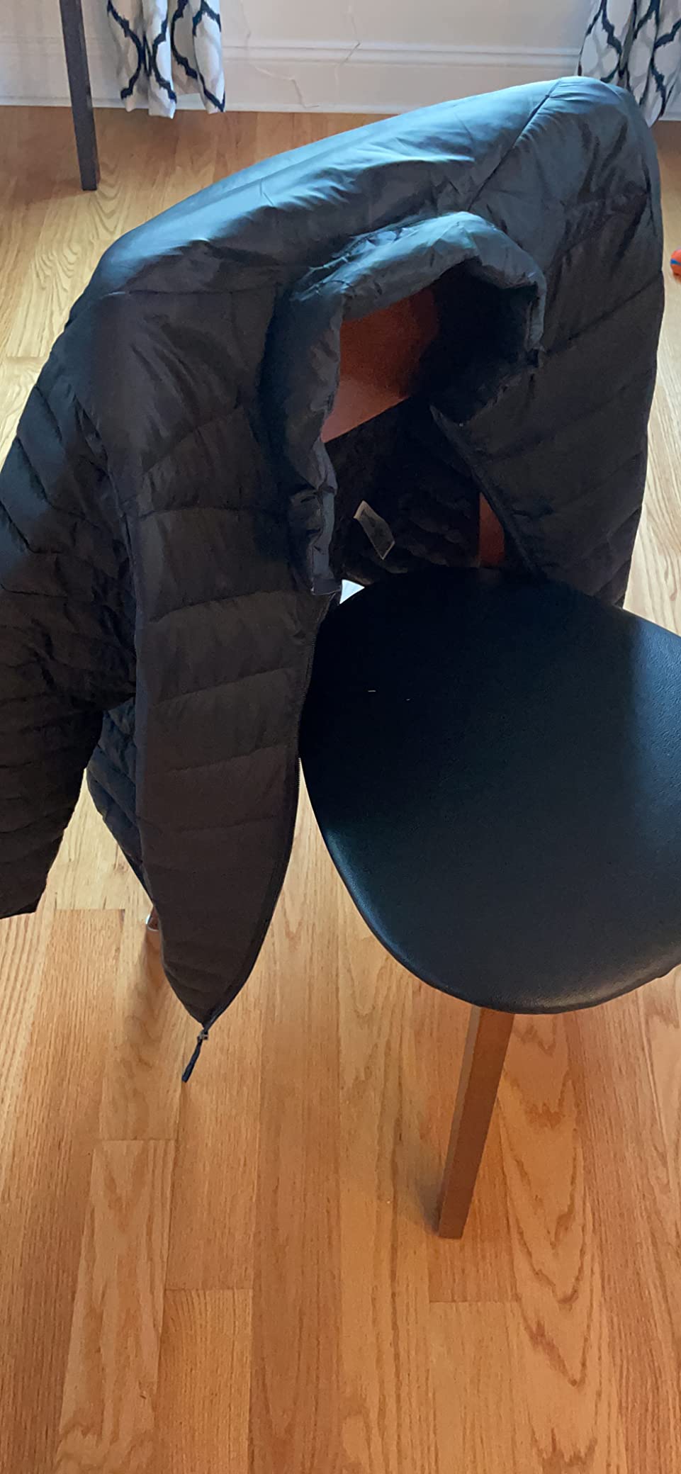 Amazon Essentials Men's Packable Lightweight Water-Resistant Puffer Jacket (Available in Big & Tall) customer photo 2