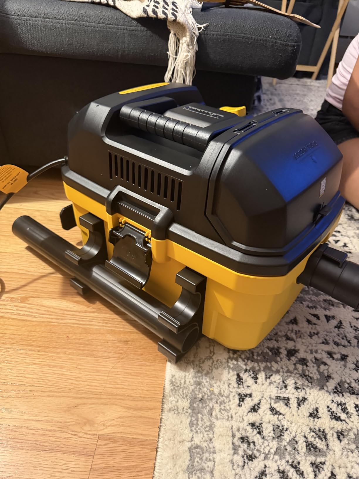 DEWALT DXV04T 4 Gallon 5 Peak HP Portable Corded Wet/Dry Shop Vacuum customer photo 1