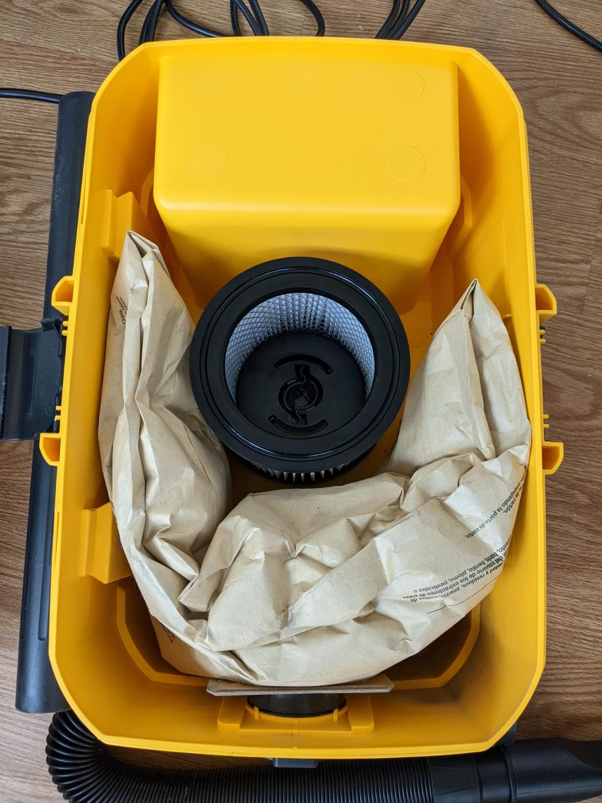 DEWALT DXV04T 4 Gallon 5 Peak HP Portable Corded Wet/Dry Shop Vacuum customer photo 2