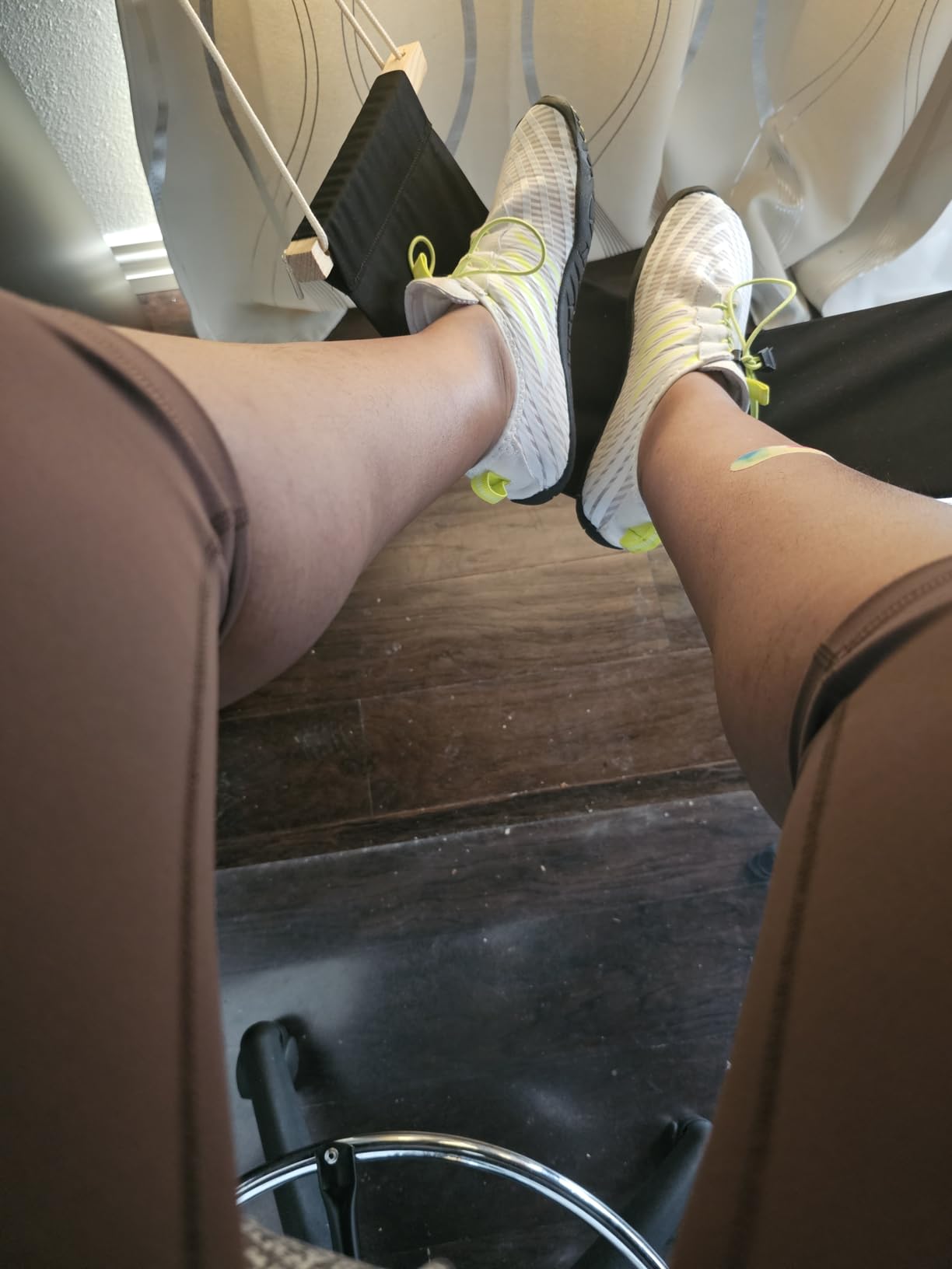 Auoinge Foot Hammock Under Desk FootRest | Adjustable Office Foot Rest Under Desk | Portable Desk Foot Hammock with Headphone Holder customer photo 2