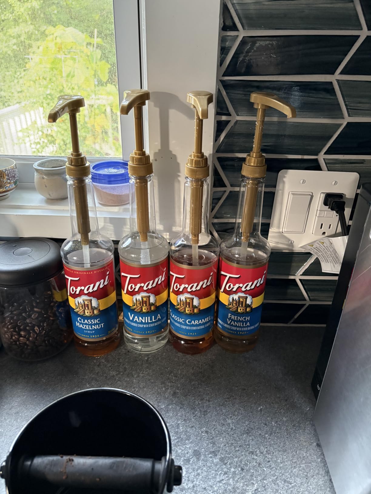 ALPENKOK 4 Pcs Coffee Syrup Pump, Compatible with Skinny, Torani, Davinci | Syrup Pump for 25.4 Oz (750ml) Glass Bottles; Dispenses 0.3 Oz; Coffee Bar Accessories & Dirty Soda Bar Supplies customer photo 2