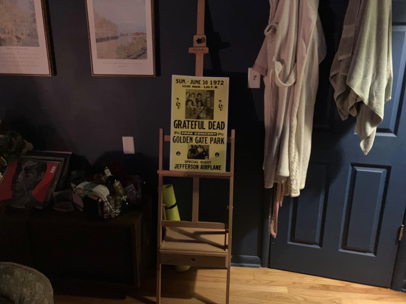 Mont Marte Signature Box Floor Easel, Beech Wood 43.5 x 44 x 150 cm (LxWxH), 17.13 x 17.32 x 59.1