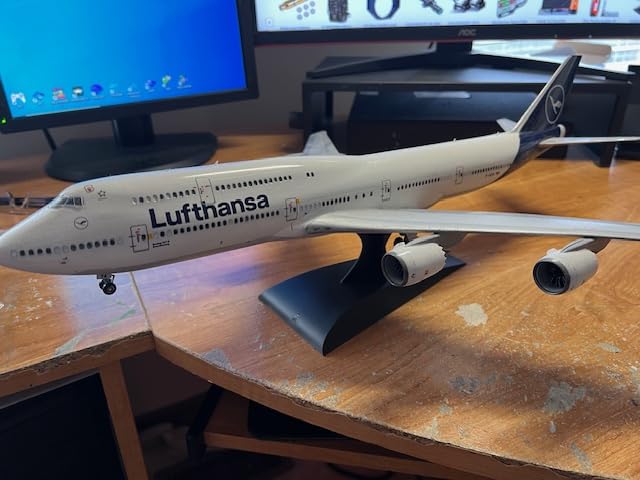 Revell 03891, Boeing 747-8 Lufthansa New Livery, 1:144 Plastic Scale Model customer photo 2