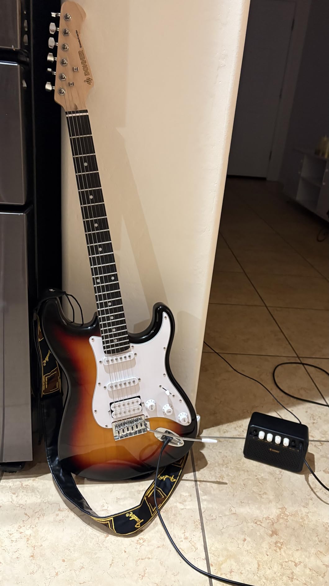 Donner DST-100B 39 Inch Electric Guitar Beginner Kit | Solid Body Full Size Black HSS for Starter, with Amplifier, Bag, Digital Tuner, Capo, Strap, String, Cable, Picks customer photo 1