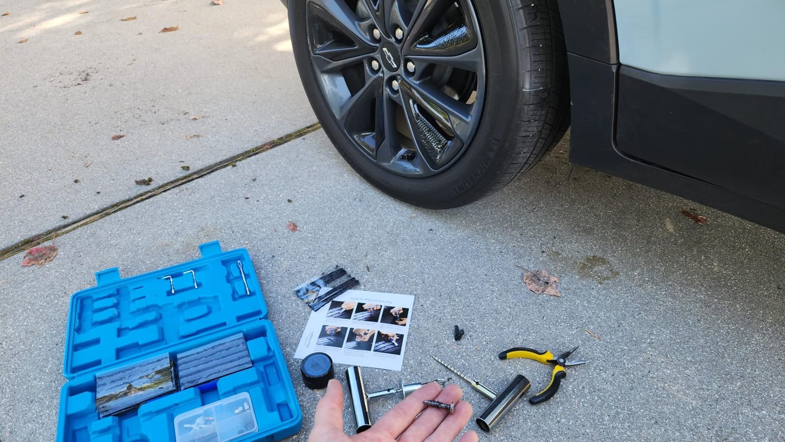 AUTOWN Flat Tire Repair Kit 68pcs, Heavy Duty Tire Plug Kit to Fix Puncture | Universal Tire Plug Patch Tool Set with Case for Car, Truck, Motorcycle, ATV, RV, SUV, Tractor, Trailer Emergency Repair customer photo 1