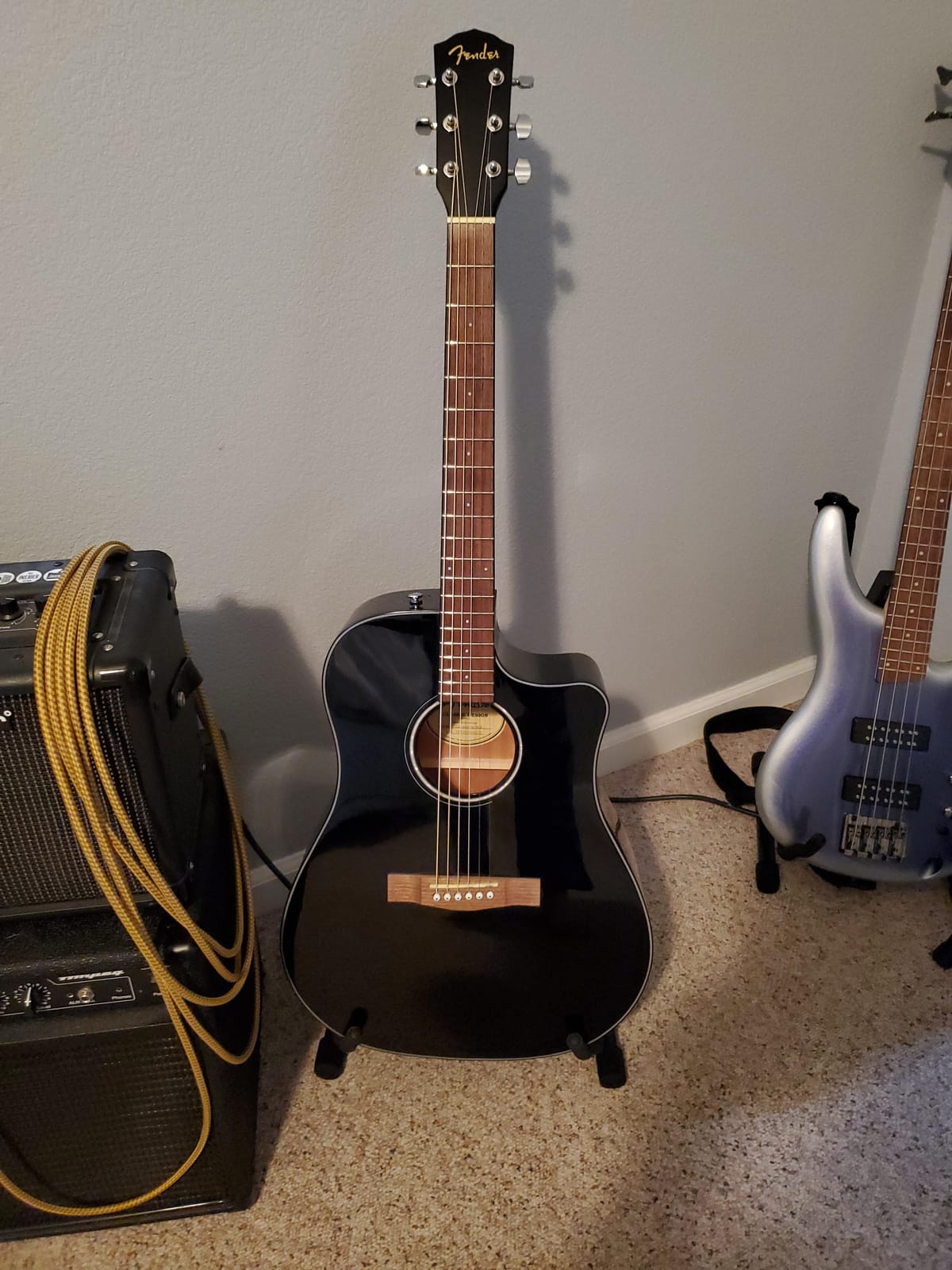 Fender CD-60SCE Dreadnought Cutaway Acoustic Electric Guitar, with 2-Year Warranty, Fishman Pickup and Preamp System, Black customer photo 2