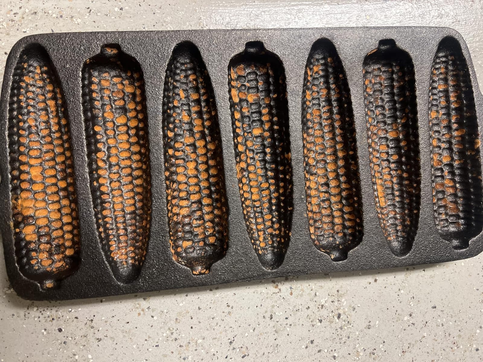 Cast Iron Cornbread Pan-Pre-Seasoned Bakeware with 7 Corncob Sticks-Compatible with Oven, Stovetop, Induction, Grill, and Campfires by Classic Cuisine customer photo 2
