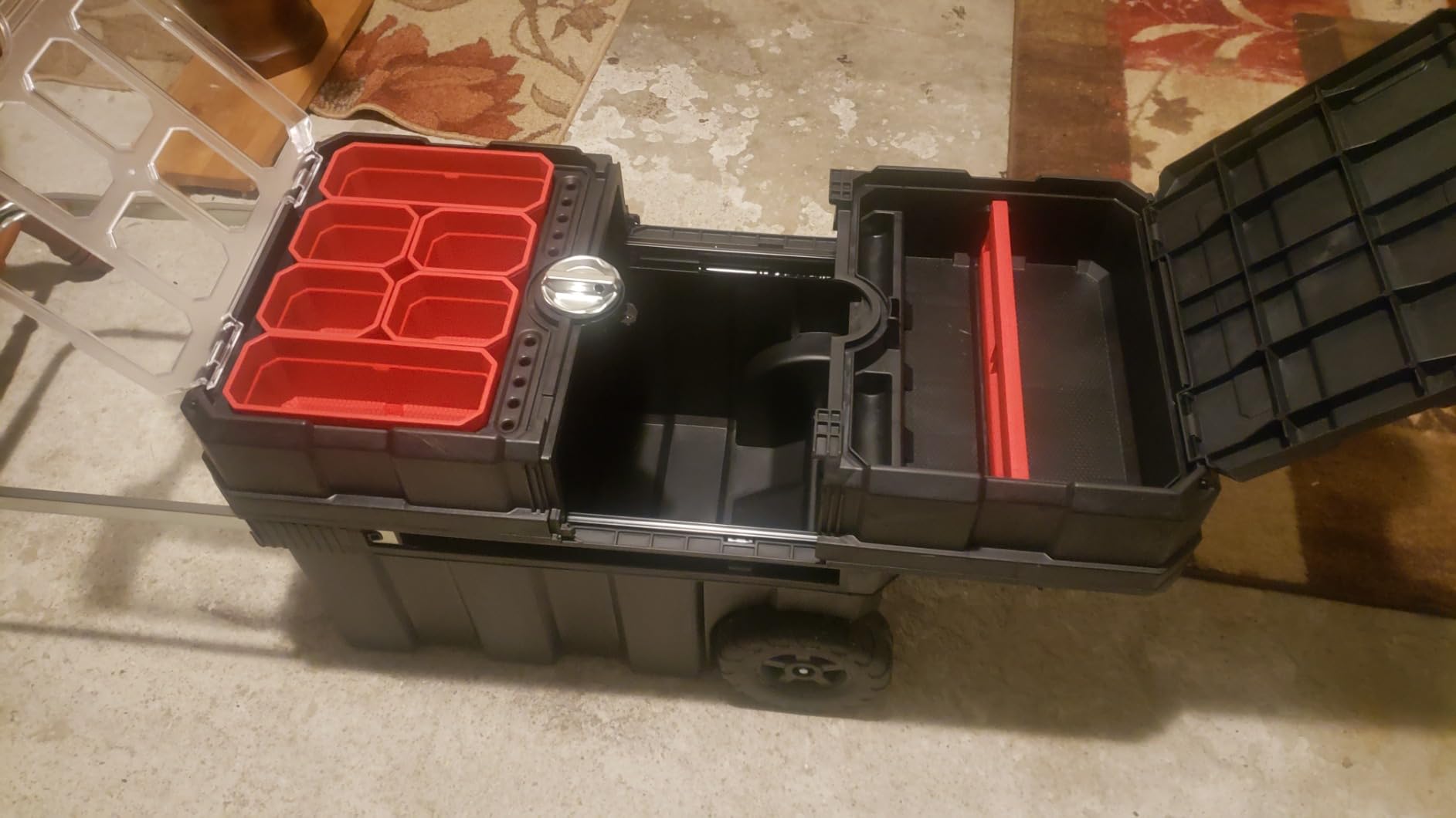 Keter Masterloader Resin Rolling Tool Box with Locking System and Removable Bins customer photo 2