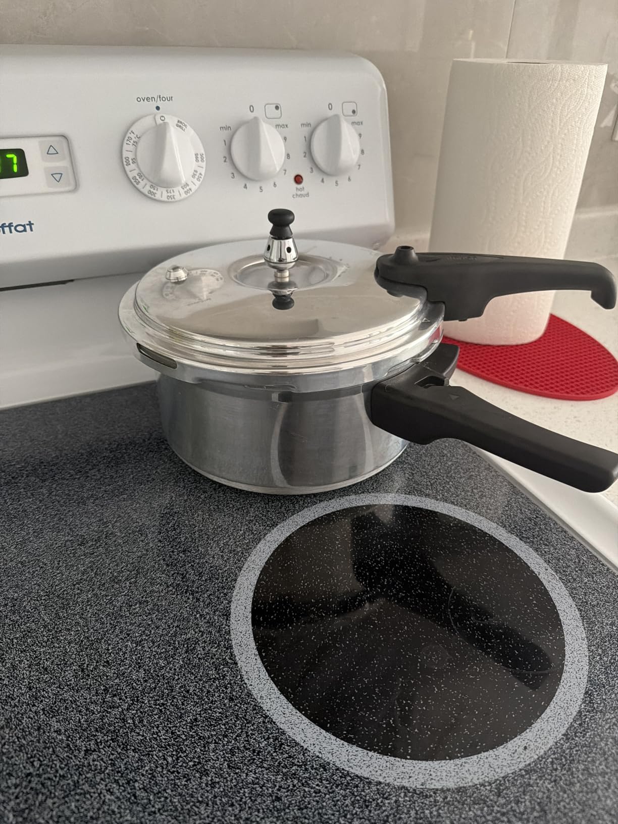 IMUSA USA A417-80807 16Qt Jumbo Stovetop Pressure Cooker with Regulator and Side Handles customer photo 1