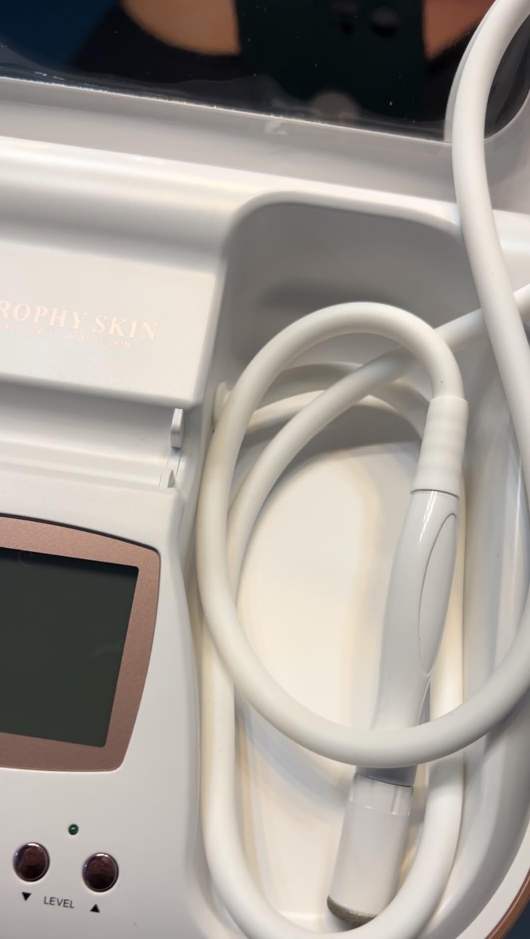 Trophy Skin MicrodermMD - At Home Microdermabrasion Kit - Anti Aging and Acne Treatment - Contains Real Diamond and Pore Extractor Tips to Rejuvenate Skin - White customer photo 2