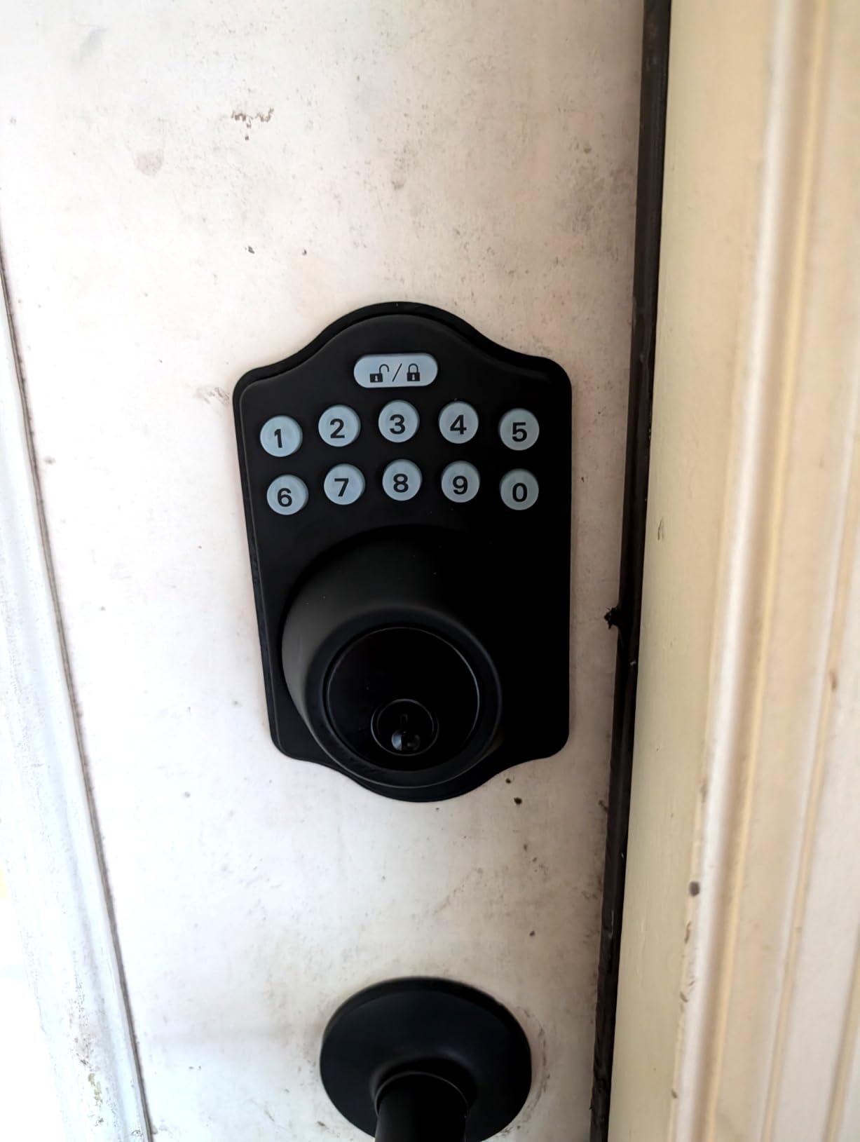 Amazon Basics Electronic Keypad Deadbolt Door Lock with Auto Lock, Customizable User Codes, One-time Codes, Touch-Control Keyless Entry, Traditional, Satin Nickel customer photo 2