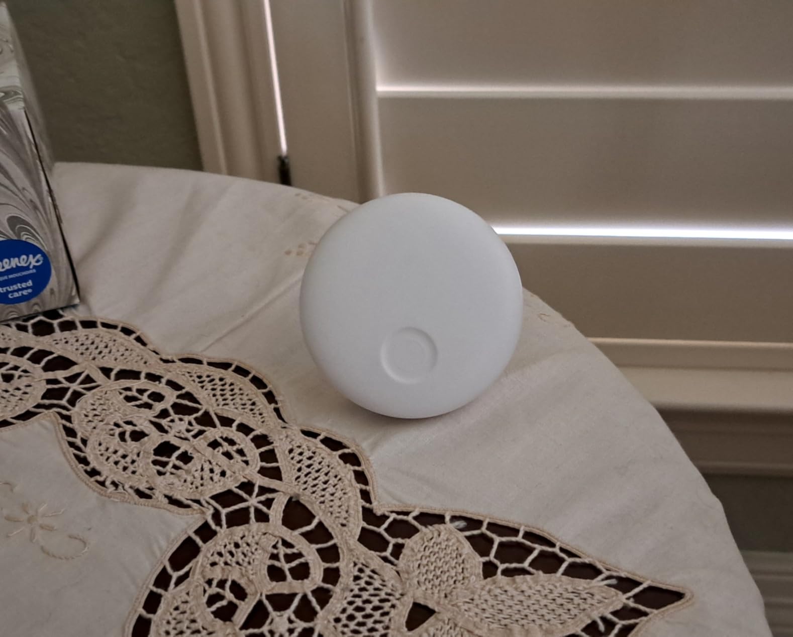 Airthings 2930 Wave Plus - Radon & Air Quality Monitor, Battery Powered (CO2, VOC, Humidity, Temp, Pressure) customer photo 2
