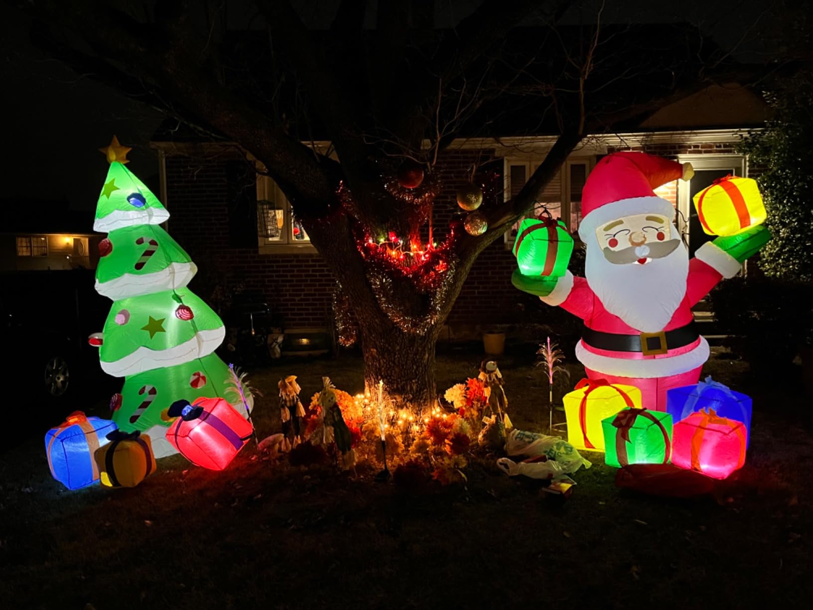 Joiedomi 7FT Tall Christmas Inflatables Tree Outdoor Decoration, Giant Christmas Inflatable Tree with 3 Gift Boxes with Build-in LEDs for Blow Up Xmas Decoration, Indoor Outdoor Yard Garden Lawn Decor customer photo 2