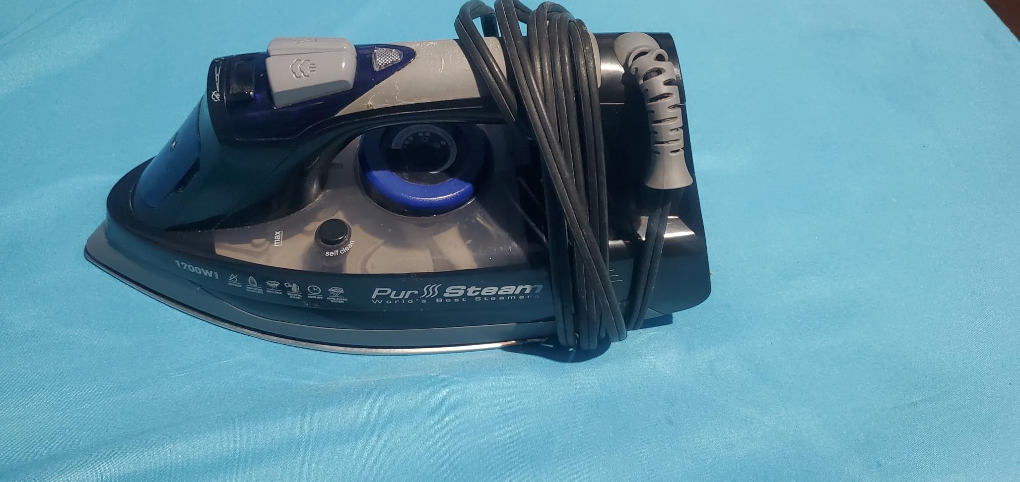 PurSteam SteamBurst+ Steam Iron, Ceramic Soleplate, Self-Clean, Anti Drip | 1750W | Ceramic Soleplate | Adjustable Steam | Self-Clean | Anti-Calc | Anti-Drip | Powerful Steam for All Fabrics customer photo 1