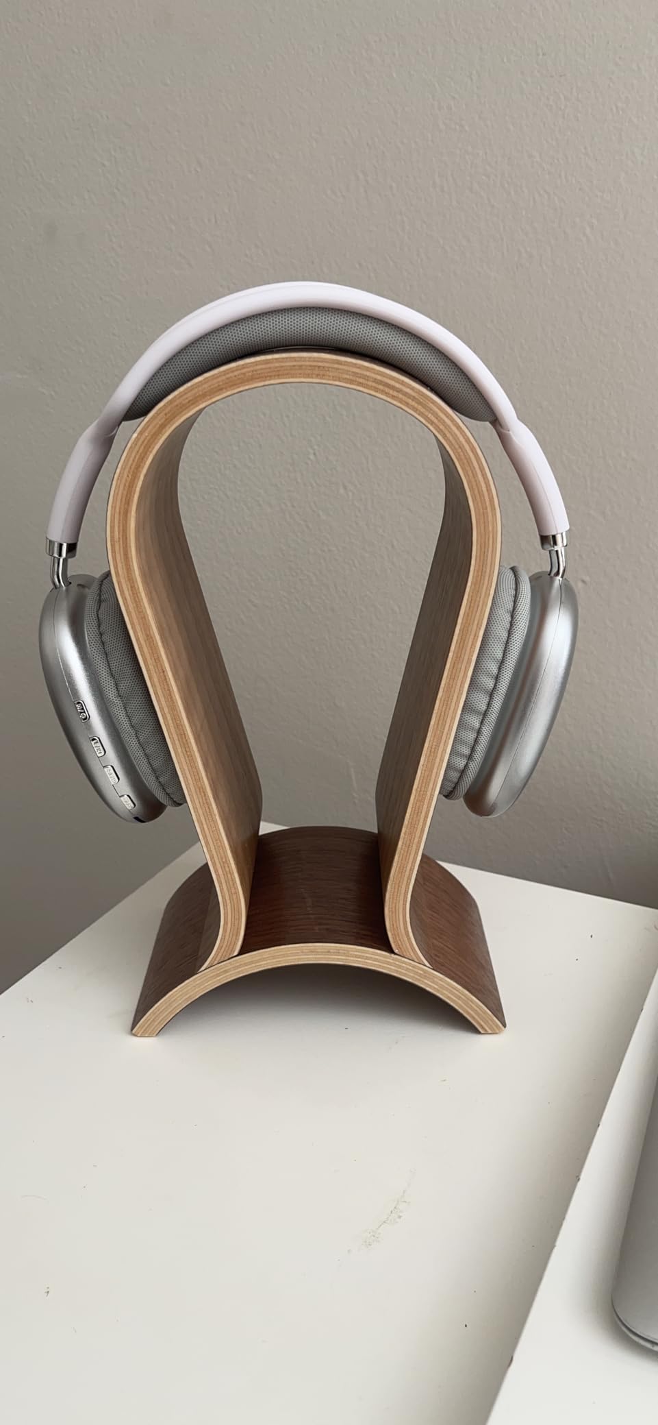 Headphone Stand Wood, Headset Stand for Desk, Walnut Gaming Headphone Holder Compatible for Sennheiser, Bose, Beats, Razer, AKG, Airpod Max, HyperX, Sony PS4 et. customer photo 1