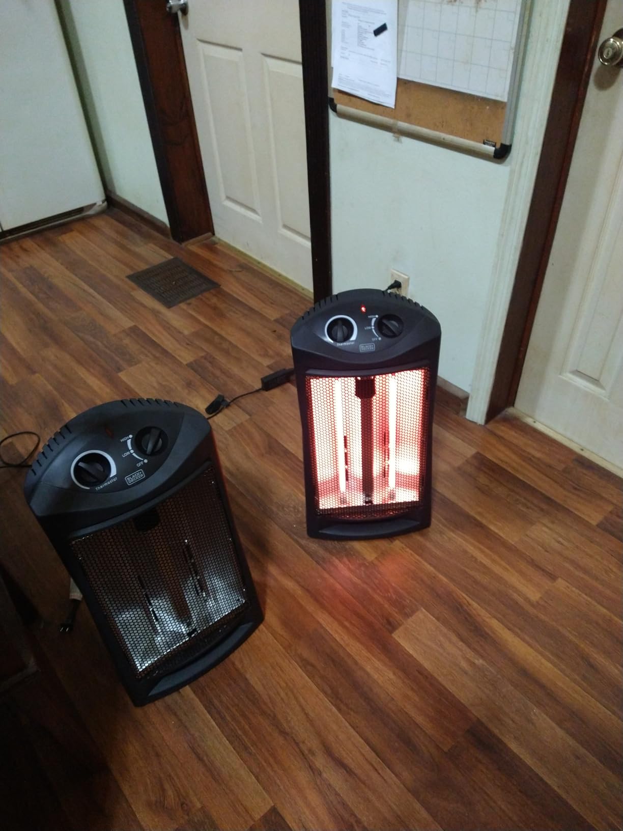 BLACK+DECKER Infrared Radiant Quartz Tower Heater, BHTI06, Black, 1500W Personal Space Heater with Adjustable Thermostat, 2 Settings customer photo 1