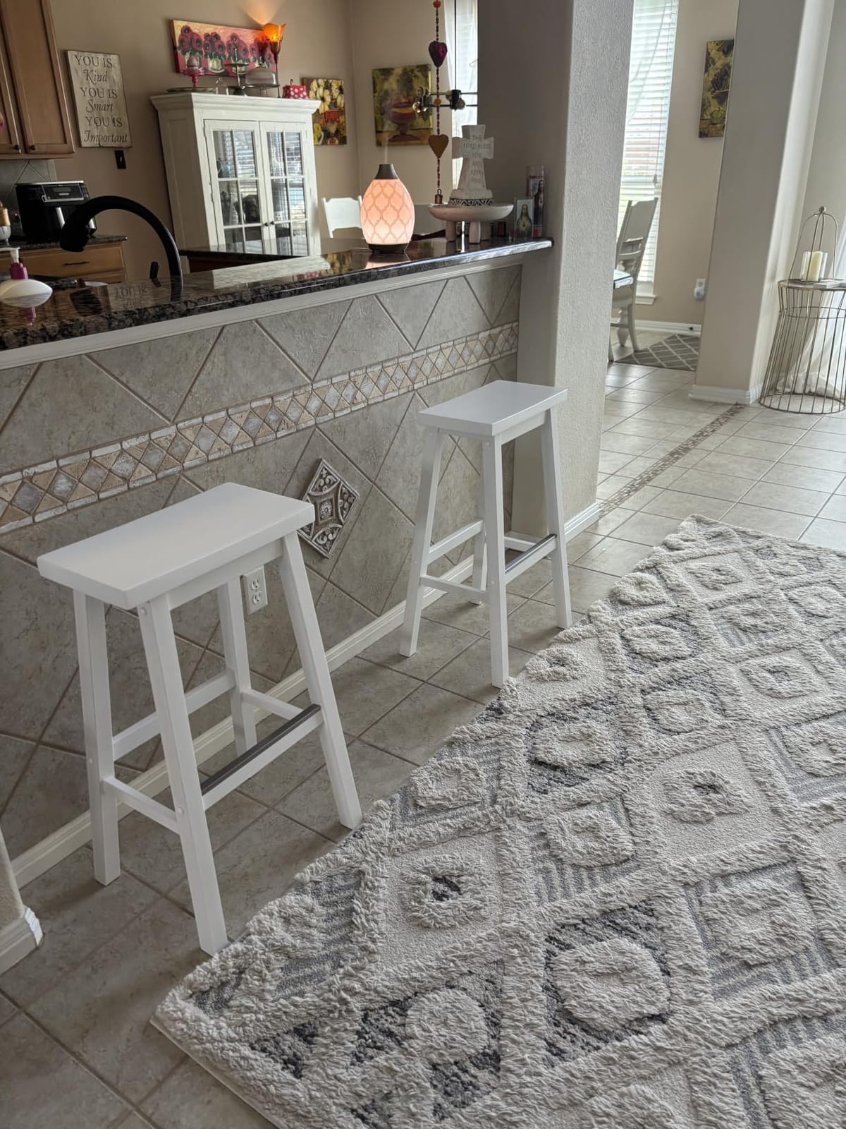Amazon Basics Solid Wood Saddle-Seat Counter Height Bar Stools for Kitchen Island with Footrest, Sturdy Construction, 24-Inch Height, White, Set of 2 customer photo 1
