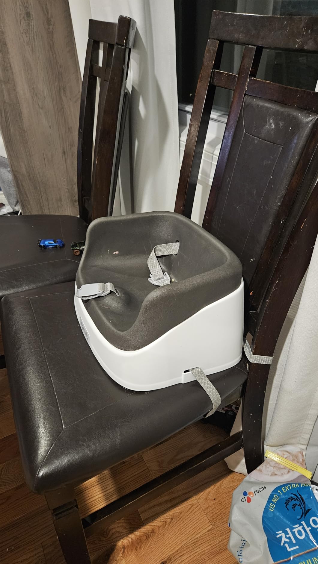 Ingenuity SmartClean Toddler Booster Seat for Kitchen Chair - Lightweight for on-the-go, Easy-Clean, 3-Point Harness Strap - Booster Seat for Dining Table, Slate customer photo 1