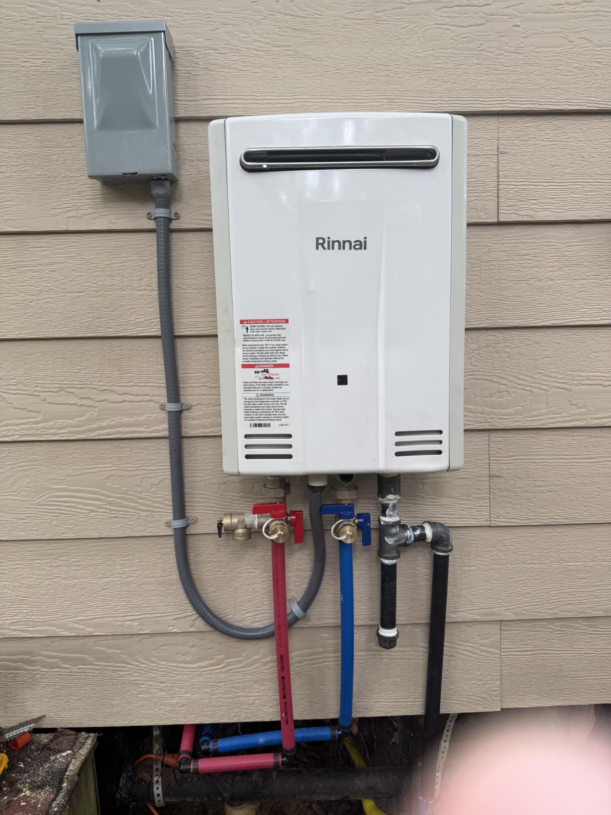 Rinnai V53DeP Propane Tankless Water Heater, 5.3 GPM, Outdoor Installation customer photo 2