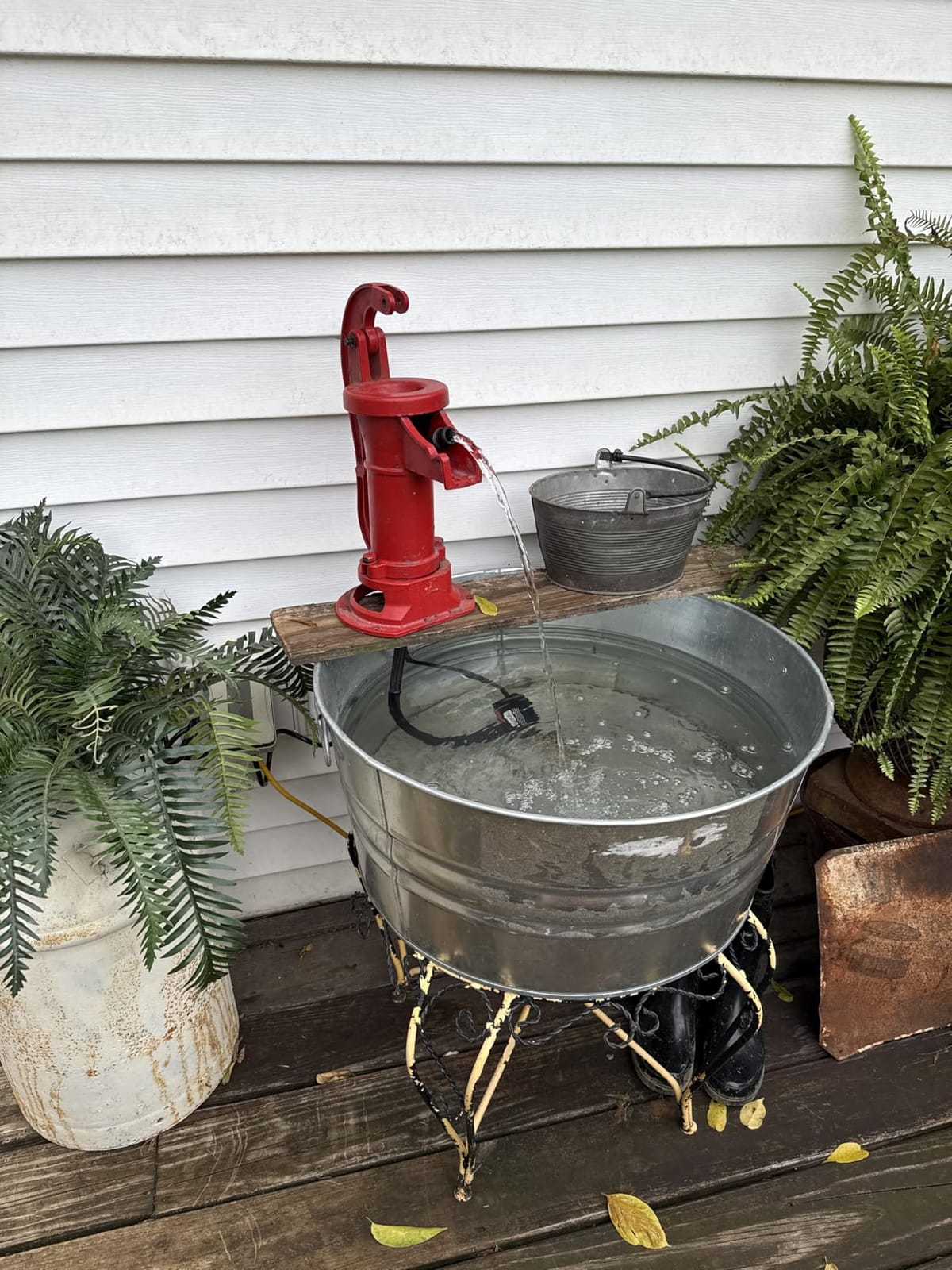 Antique Cast Iron Well Pitcher Pump with Leather Kit, Max. 25ft Lift, Red | Heavy Duty, Pitcher Style, G1-1/4 inch NPT Inlet, Lower Valve & Cup Leather, Manual Hand Water Pump Ideal for Yard, Pond & Garden customer photo 2