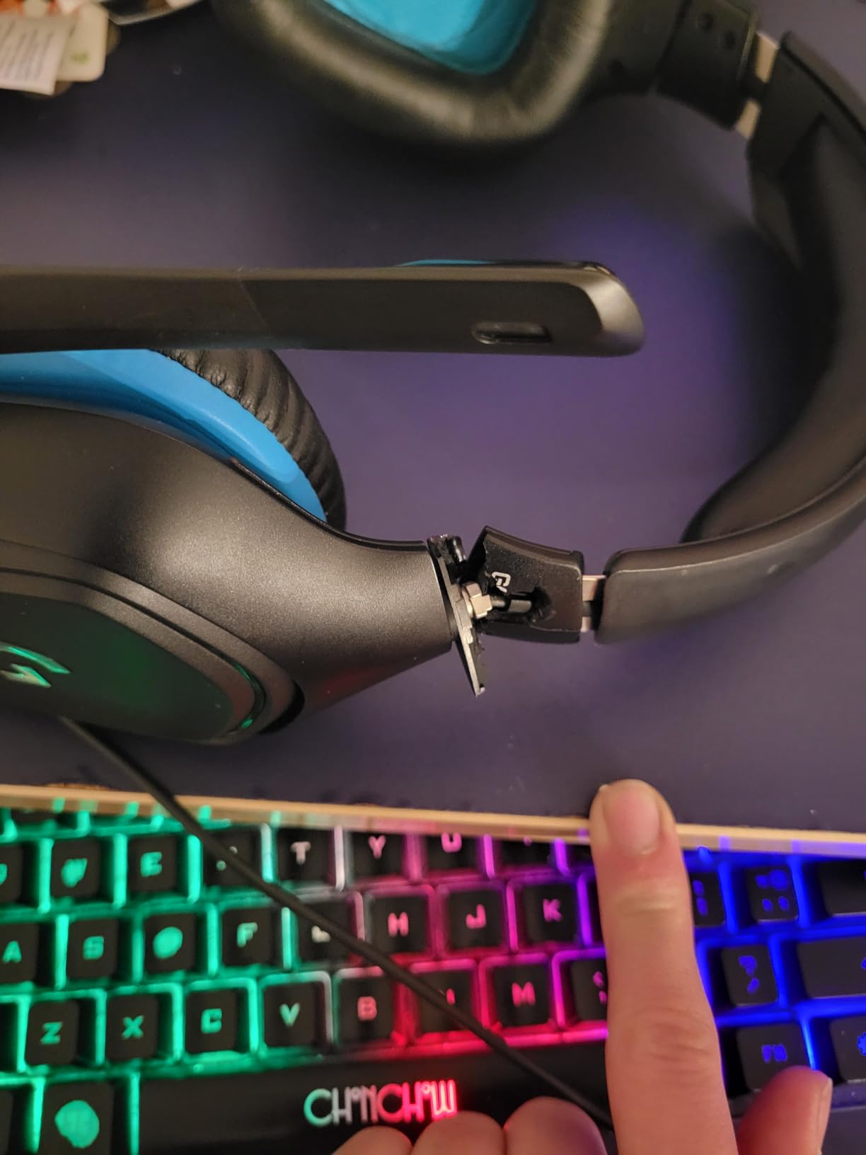 Logitech G432 Wired Gaming Headset - Black customer photo 2
