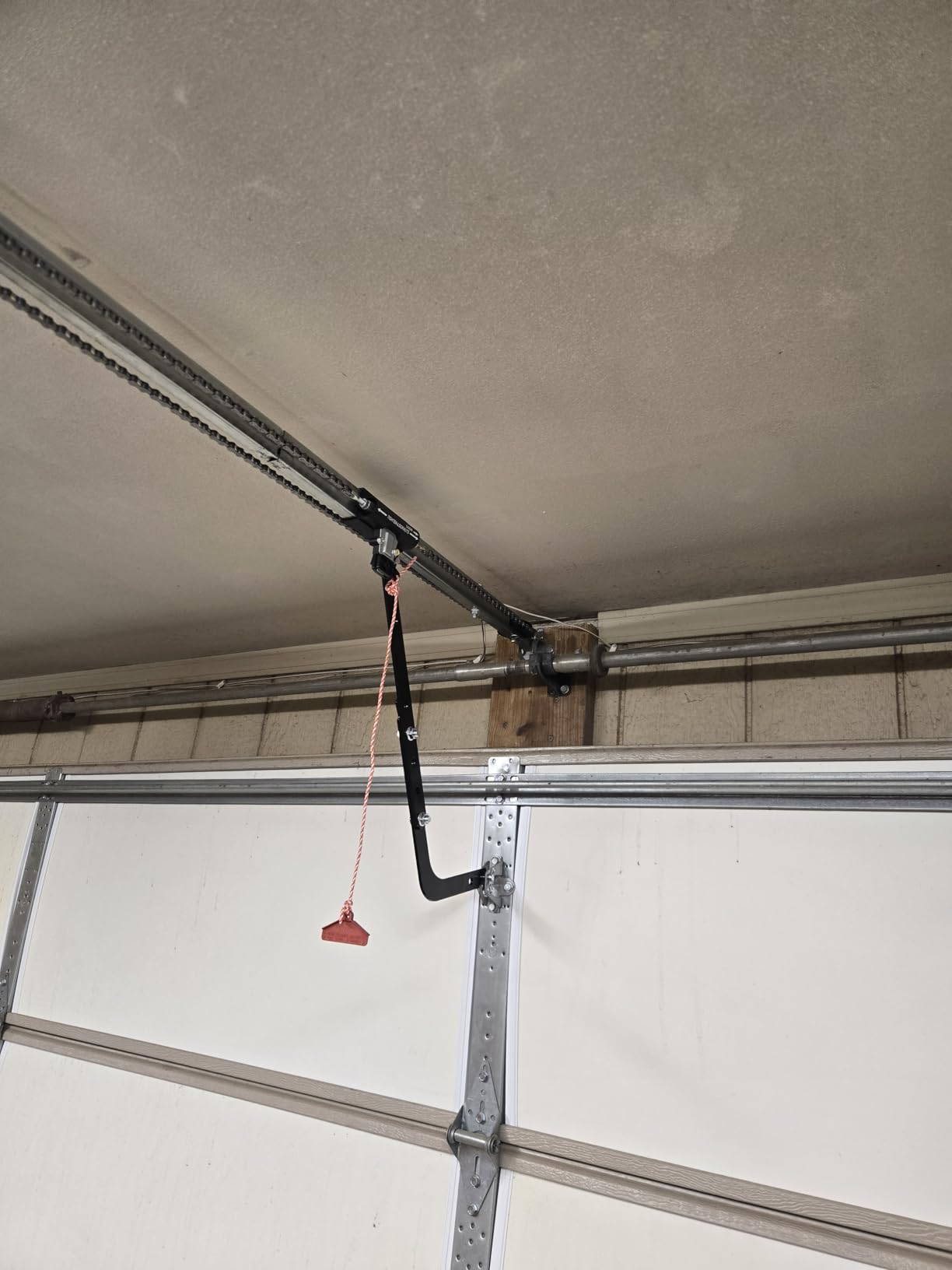 Genie Chain Drive 550 Garage Door Opener, Heavy Duty Chain Drive Opener, Model 2035-TKO customer photo 1