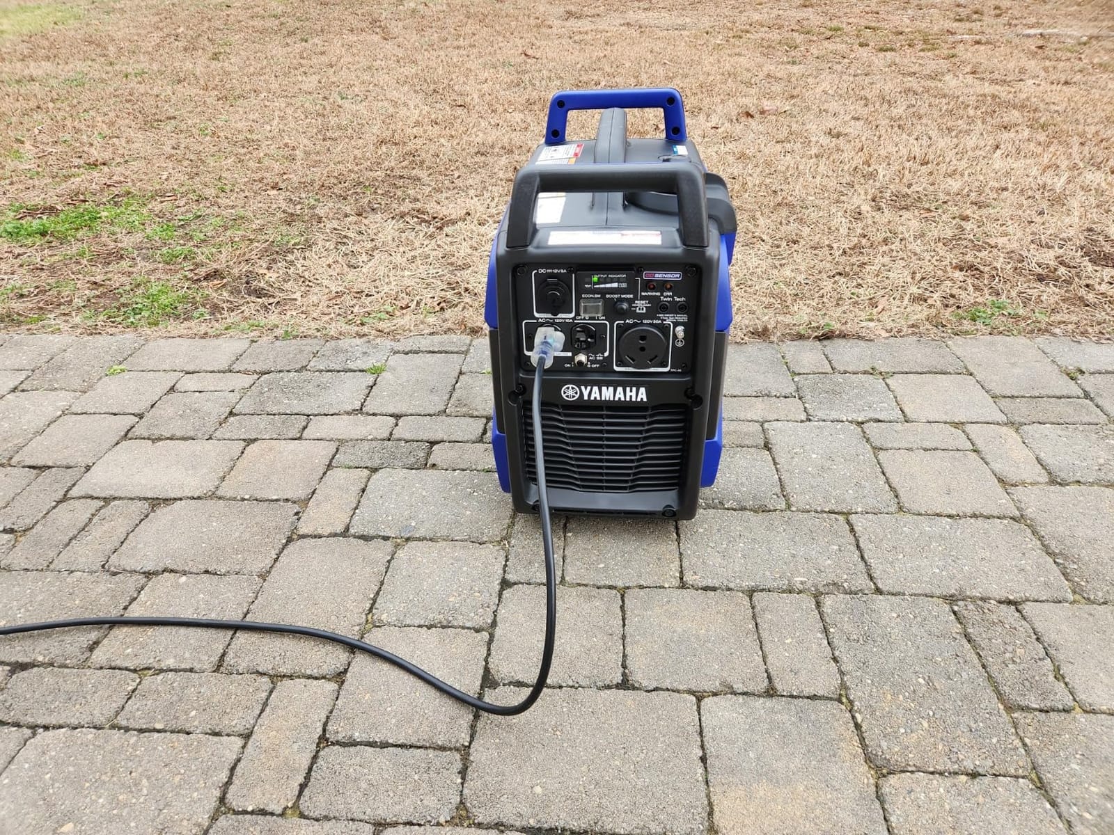 YAMAHA EF2200iS Inverter Generator, 2200 Watts, Blue customer photo 1