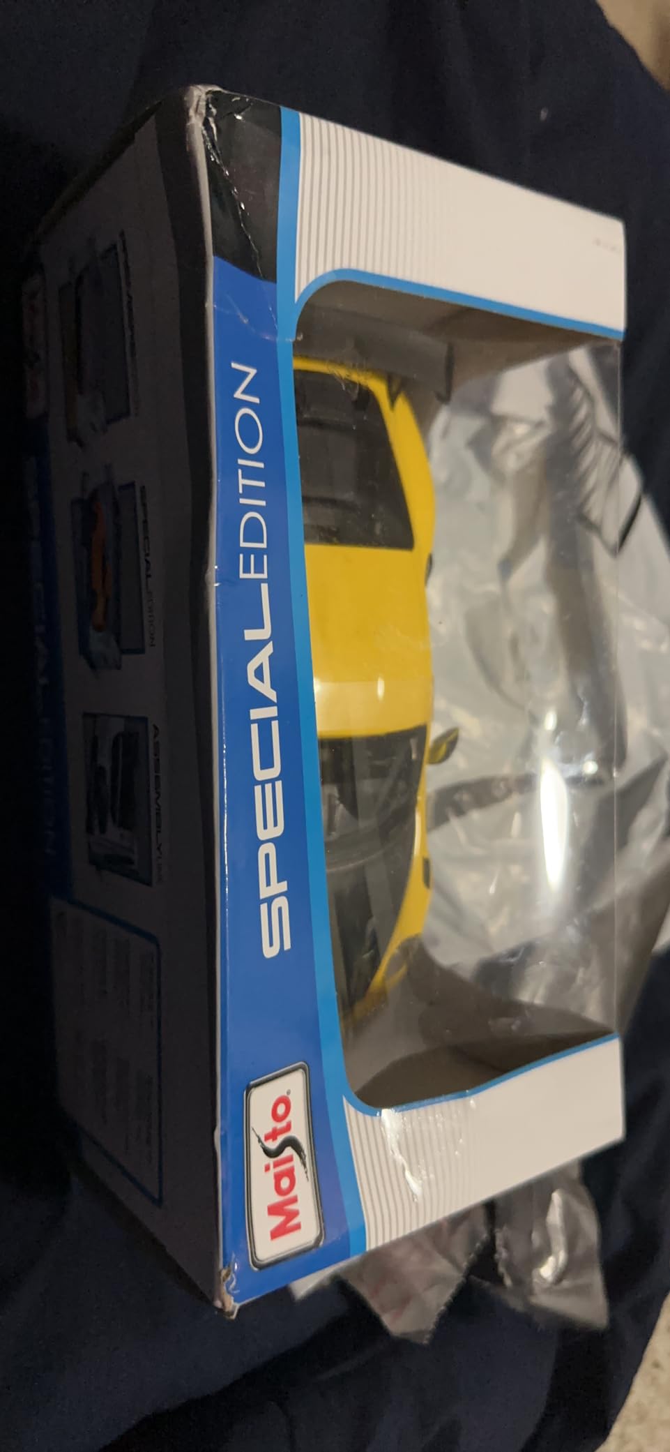 Maisto Porsche 911 GT2 RS Yellow with Carbon Hood and Gold Wheels Special Edition 1/24 Diecast Model Car customer photo 1