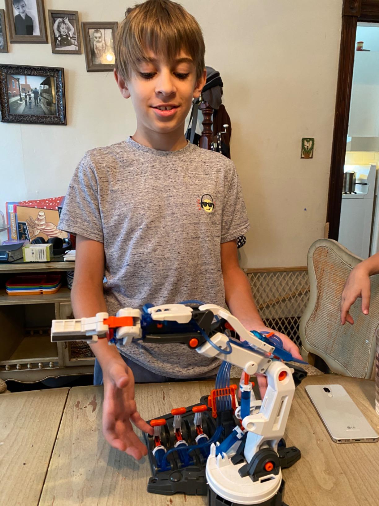 TEACH TECH Hydrobot Arm STEM Hydraulic Building Toy for Kids Ages 12+ customer photo 2