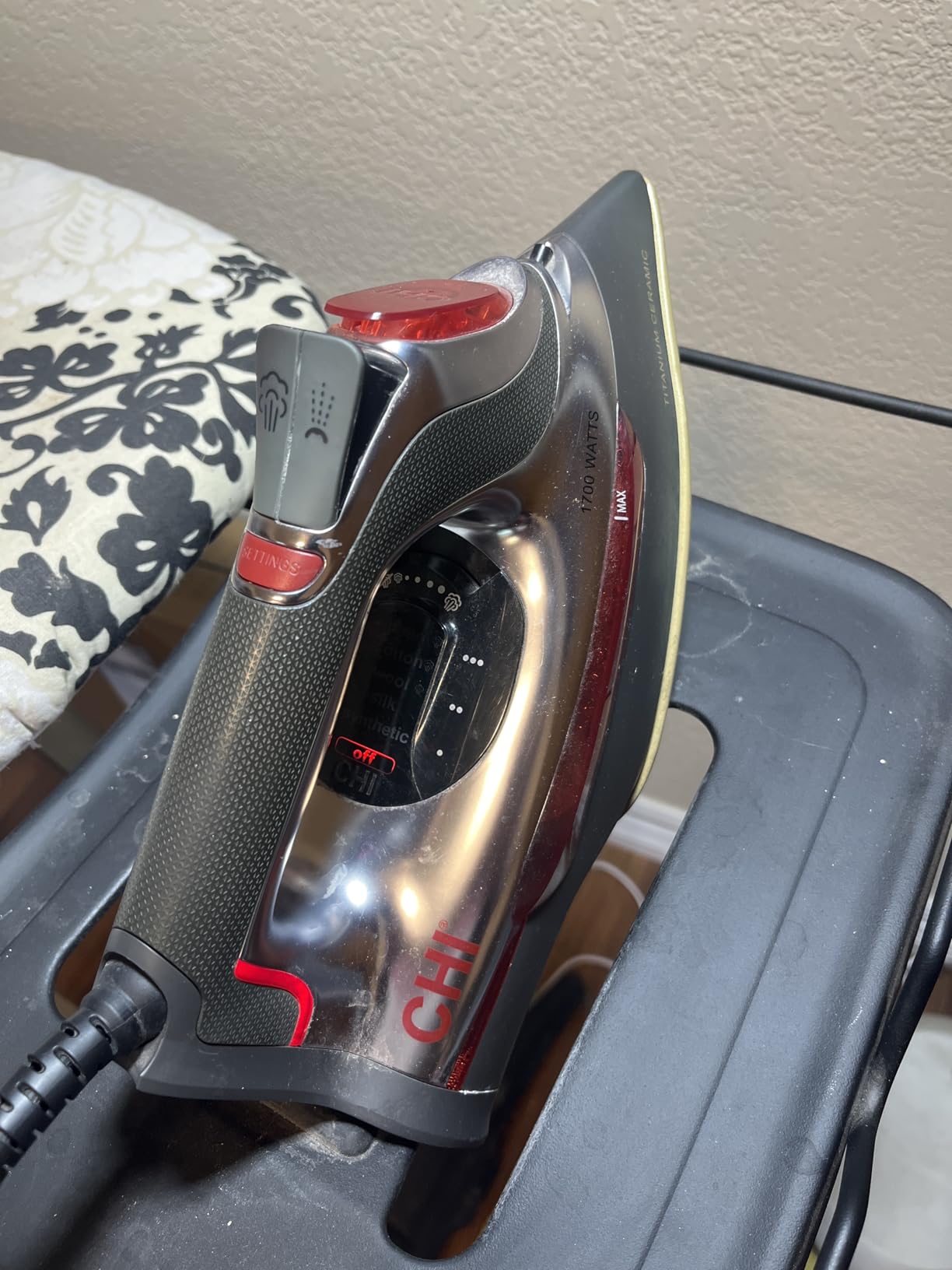 CHI Steam Iron for Clothes, 1700 Watts, XL 10