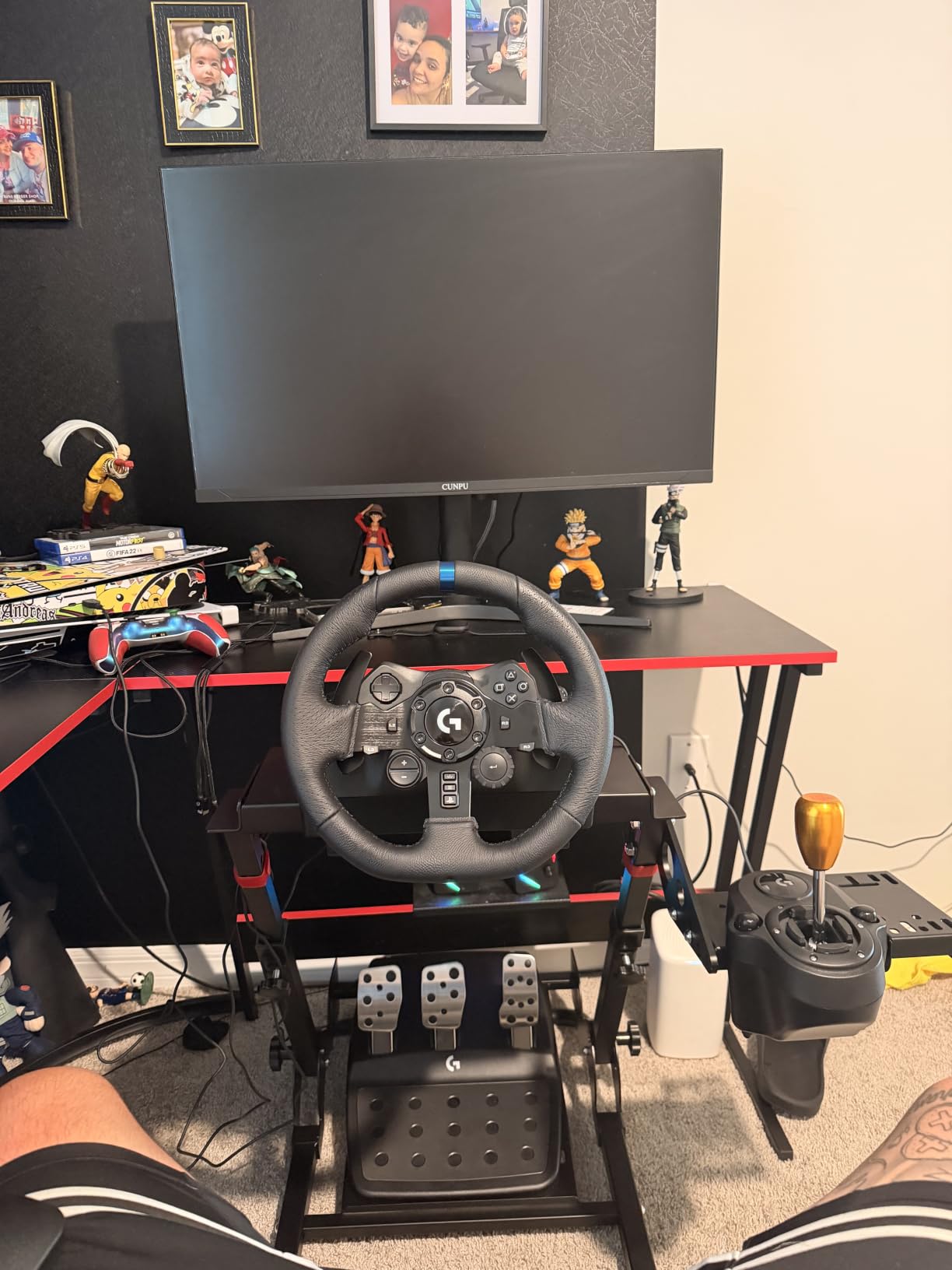 Logitech G923 Racing Wheel and Pedals for Playstation/PS5/PS4 & PC customer photo 2