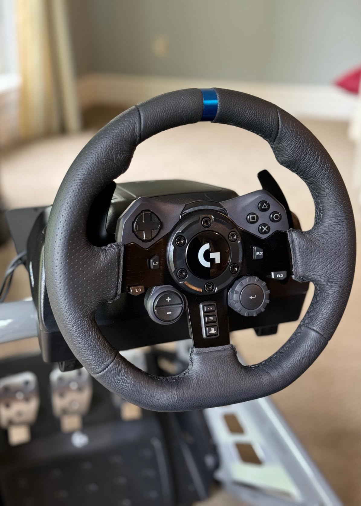 Logitech G923 Racing Wheel and Pedals for Xbox X|S, Xbox One and PC Featuring TRUEFORCE up to 1000 Hz Force Feedback, Responsive Pedal, Dual Clutch Launch Control, and Genuine Leather Wheel Cover customer photo 1