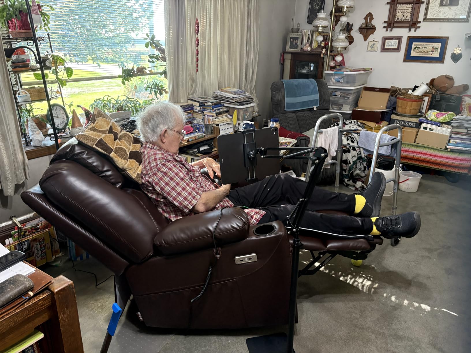 MCombo Electric Power Lift Recliner Chair Sofa with Massage and Heat for Elderly, 3 Positions, 2 Side Pockets, and Cup Holders, USB Ports, Faux Leather 7040 (Dark Brown, Medium) customer photo 1