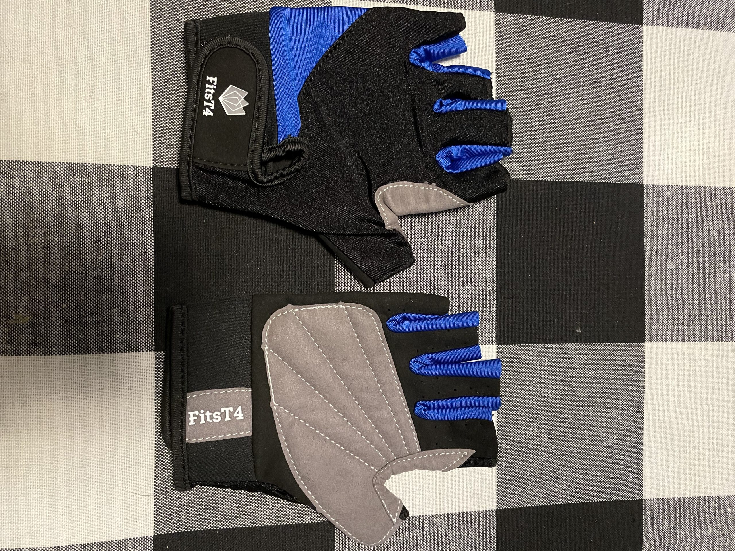 FitsT4 Sports Half Finger Padded Palm Gloves for Diving, Sailing, Jet Skiing, Stand-UP Boarding, Kayaking and Water Skiing, Suitable for Men&Women&Youth customer photo 2