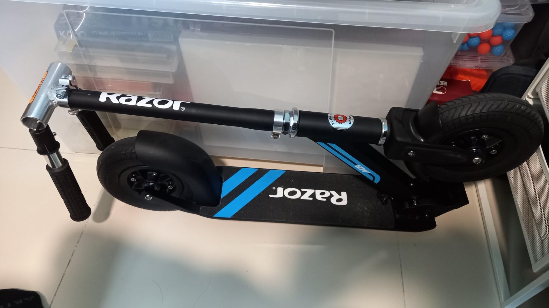 Razor A5 Air Kick Scooter for Kids Ages 8+ - Extra-Long Deck, 8
