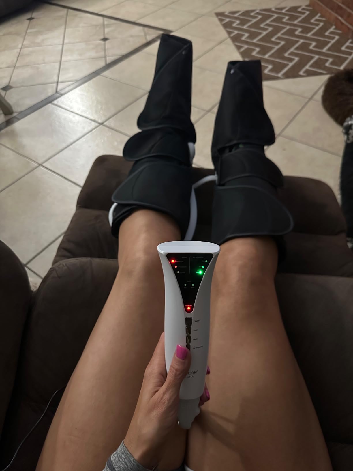 QUINEAR Leg Massager with Heat and Air Compression, Foot and Calf Massager for Circulation and Pain, Compression Boots with 3modes and 3 Intensities customer photo 2