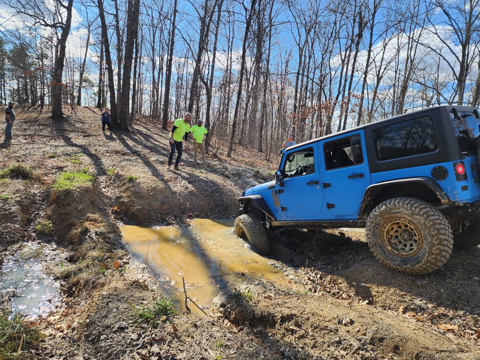 BFGoodrich Mud Terrain T/A KM3 Radial Car Tire for Light Trucks, SUVs, and Crossovers, 35x12.50R17/E 121Q customer photo 1
