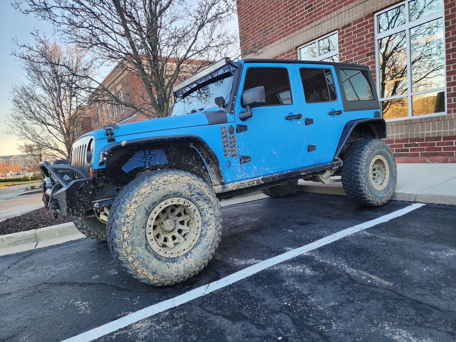 BFGoodrich Mud Terrain T/A KM3 Radial Car Tire for Light Trucks, SUVs, and Crossovers, 35x12.50R17/E 121Q customer photo 2